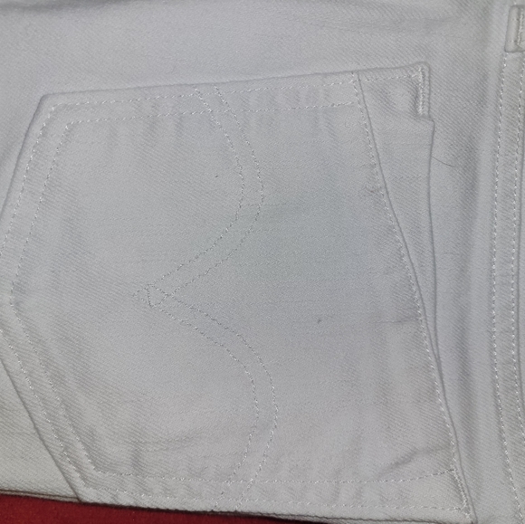 Women's Levi's white denim capris sz6 - Picture 4 of 5